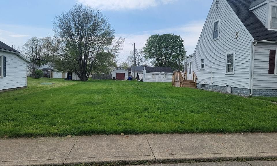 2nd image of 648 Linn St