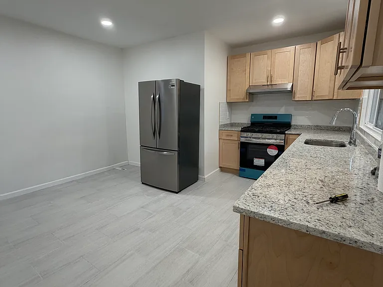 22 Weible St — Photo 6