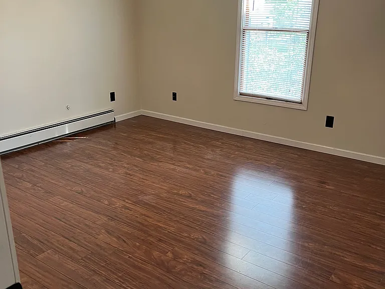 7374 Eisenhower Dr #4 — Photo 9