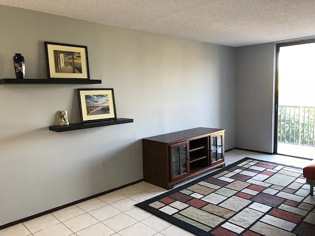 16950 W Dixie Hwy — Photo 4