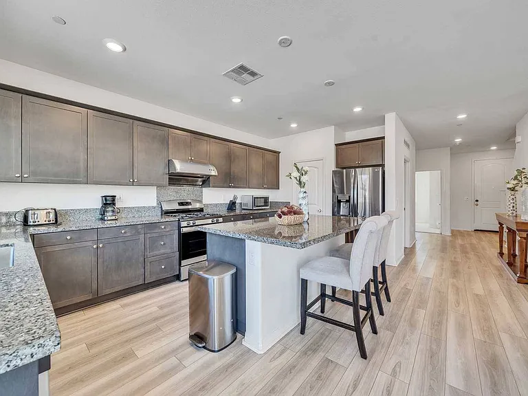 6599 Bryce Canyon Ct — Photo 12