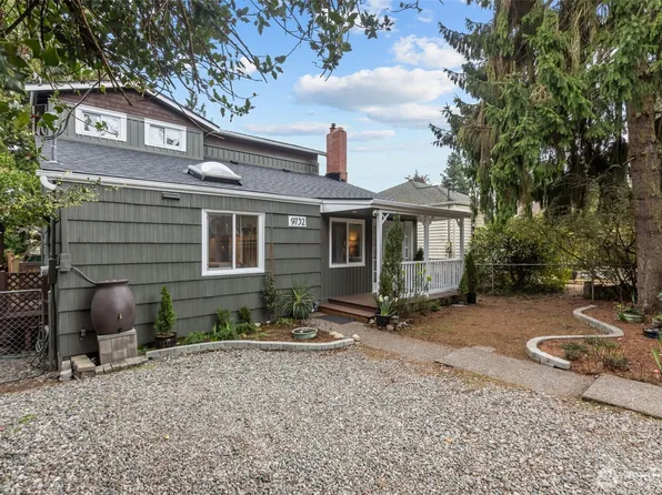 9732 15th Avenue NE, Seattle, WA 98115