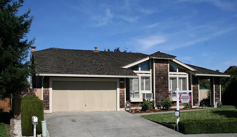 1st image of 9 Wren Ct
