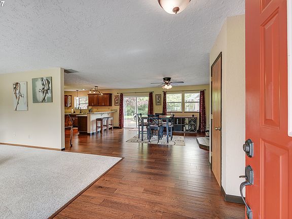 5th image of 7414 NE 335th Cir