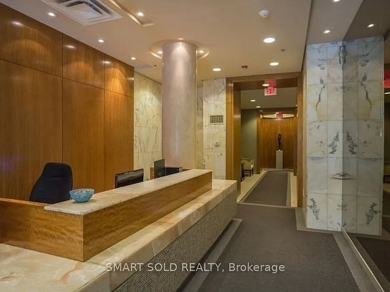 736 Spadina Ave #302 — Photo 3