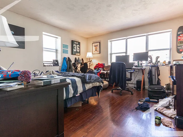 322 Summit Ave #9 — Photo 2