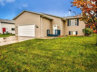 1113 13th Ave SW, Aberdeen, SD 57401