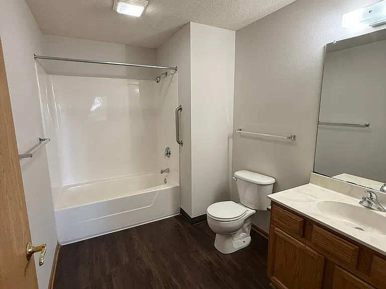 219 Crystal St — Photo 27