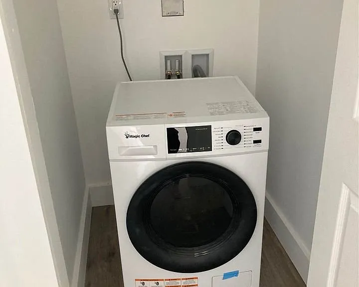 104 E Maple St #5 — Photo 6