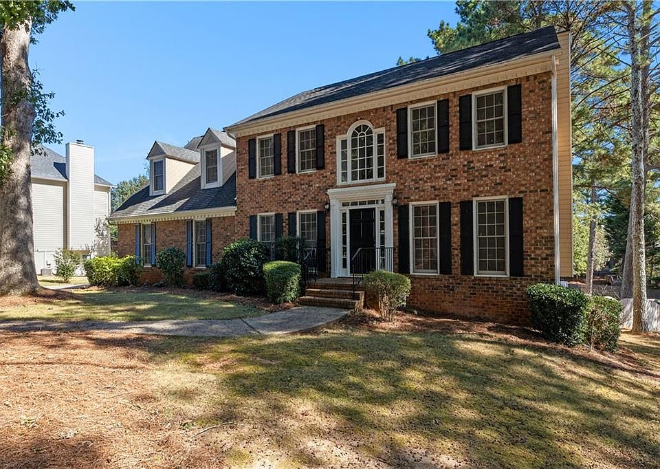 1st image of 105 Windridge Dr