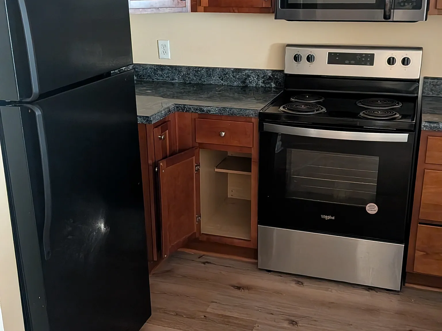 3 bed, 2.5 bath, 1850 sqft, $1,775 — Photo 4