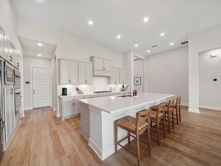 5802 Emerald Ranch Ln — Photo 12