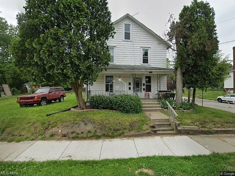 1052 Yale St #3 — Photo 11