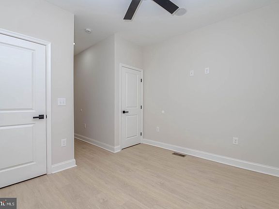 4th image of 1622 Normal Ave