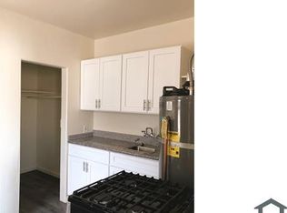 5811 Harmon Ave, Oakland, CA 94621