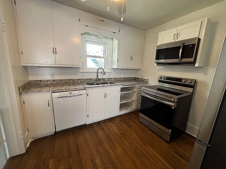 1117 W 31st St — Photo 23