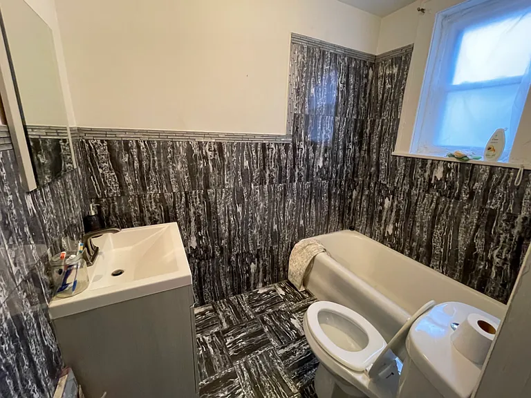 328 N 12th St #10 — Photo 2