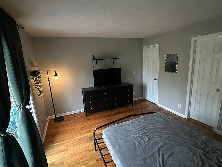 10663 N Park Ave — Photo 16