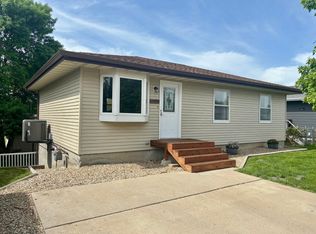 1909 E Sully Ave, Pierre, SD 57501