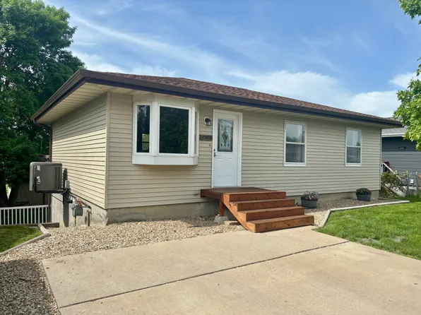 1909 E Sully Ave, Pierre, SD 57501