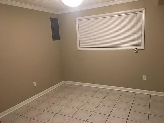 FAMILY ROOM (1)