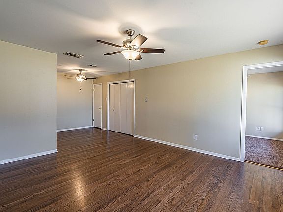 4th image of 2833 W Harris Ave
