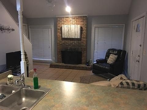 2nd image of 28 University Pl #Home