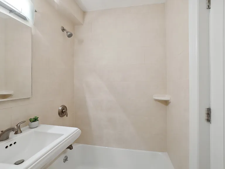 401 W 56th St #2F — Photo 5