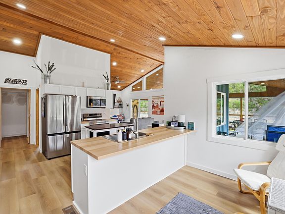 3rd image of 1768 Wells Landing Rd