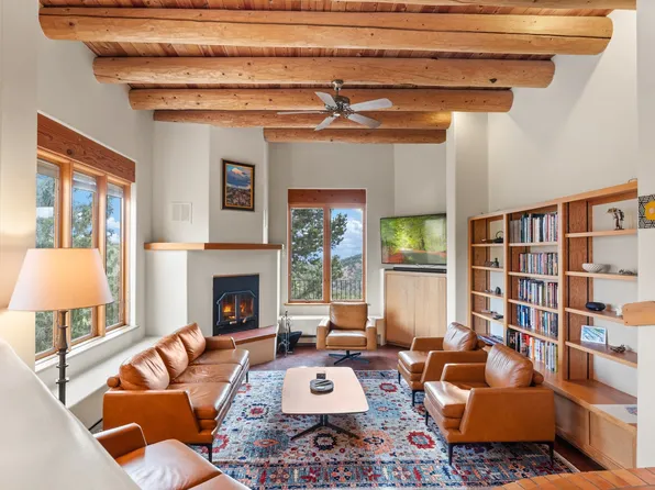 3324 El Paseo, Santa Fe, NM 87501