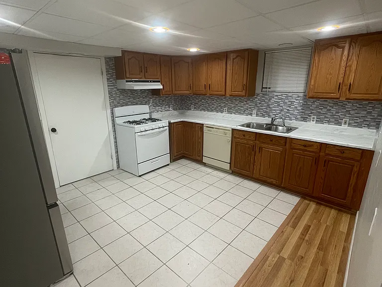 31 Friendship St #1 — Photo 8