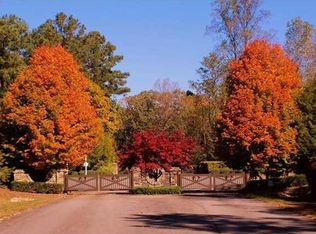 390 Harris Creek Dr, Ellijay, GA 30540