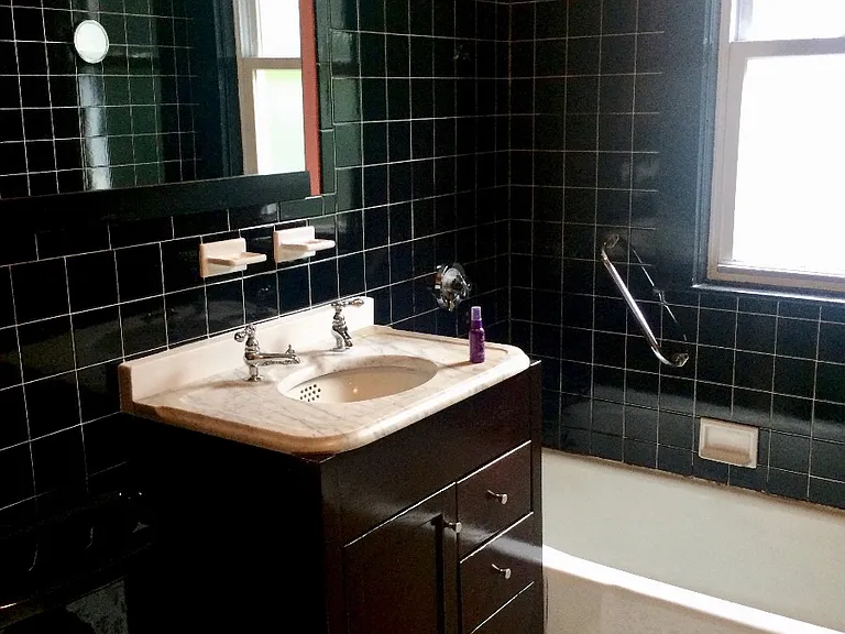 16 Hinckley St #1R — Photo 9
