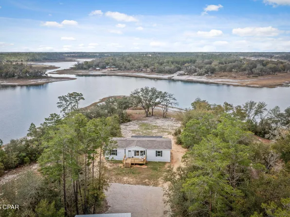 2934 Shoreline Dr, Chipley, FL 32428