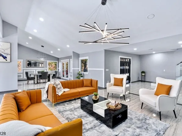 638 Mountain Rd, Kinnelon Boro, NJ 07405