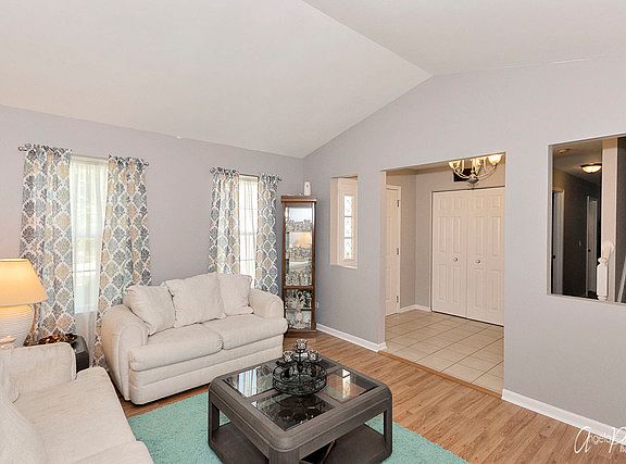 4th image of 2185 N Millstone Dr