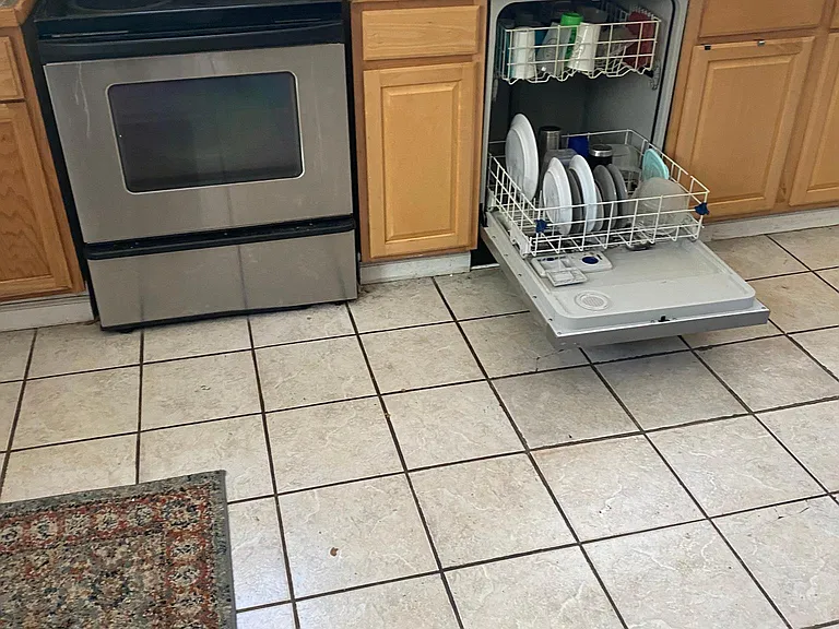 2624 Gervais St — Photo 6