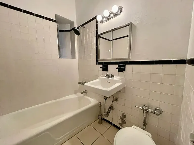202 W 82nd St #2A — Photo 6