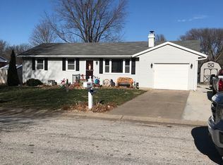 1825 Golden Grv, Quincy, IL 62305