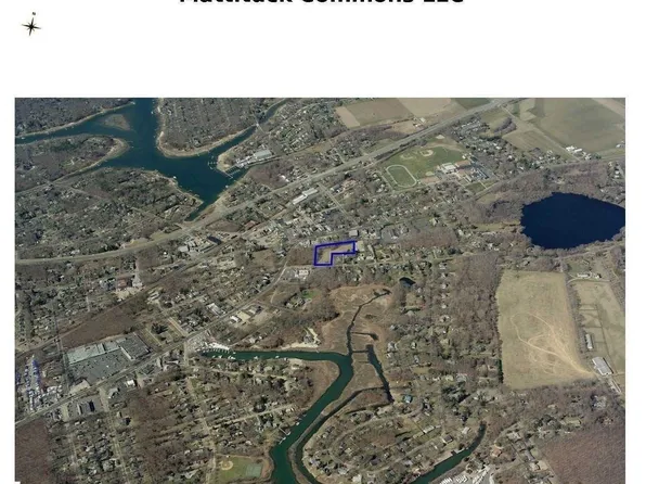 385 New Suffolk Ave, Mattituck, NY 11952