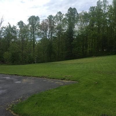 2nd image of 1591 Maxwell Hill Rd