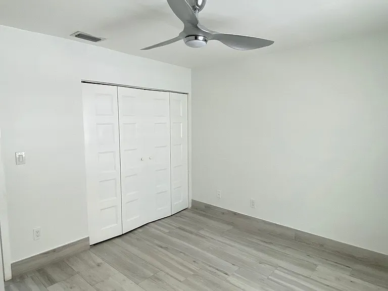 403 SW 89th Pl — Photo 7