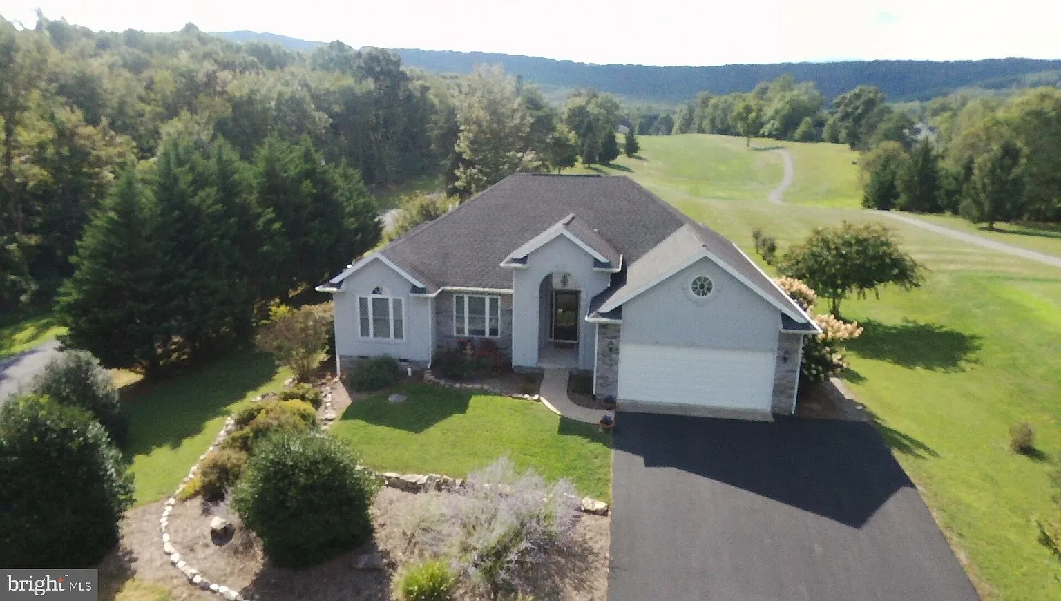 532 Wampum Ln photo 1