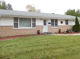 1103 Holmes Pl, Dekalb, IL 60115