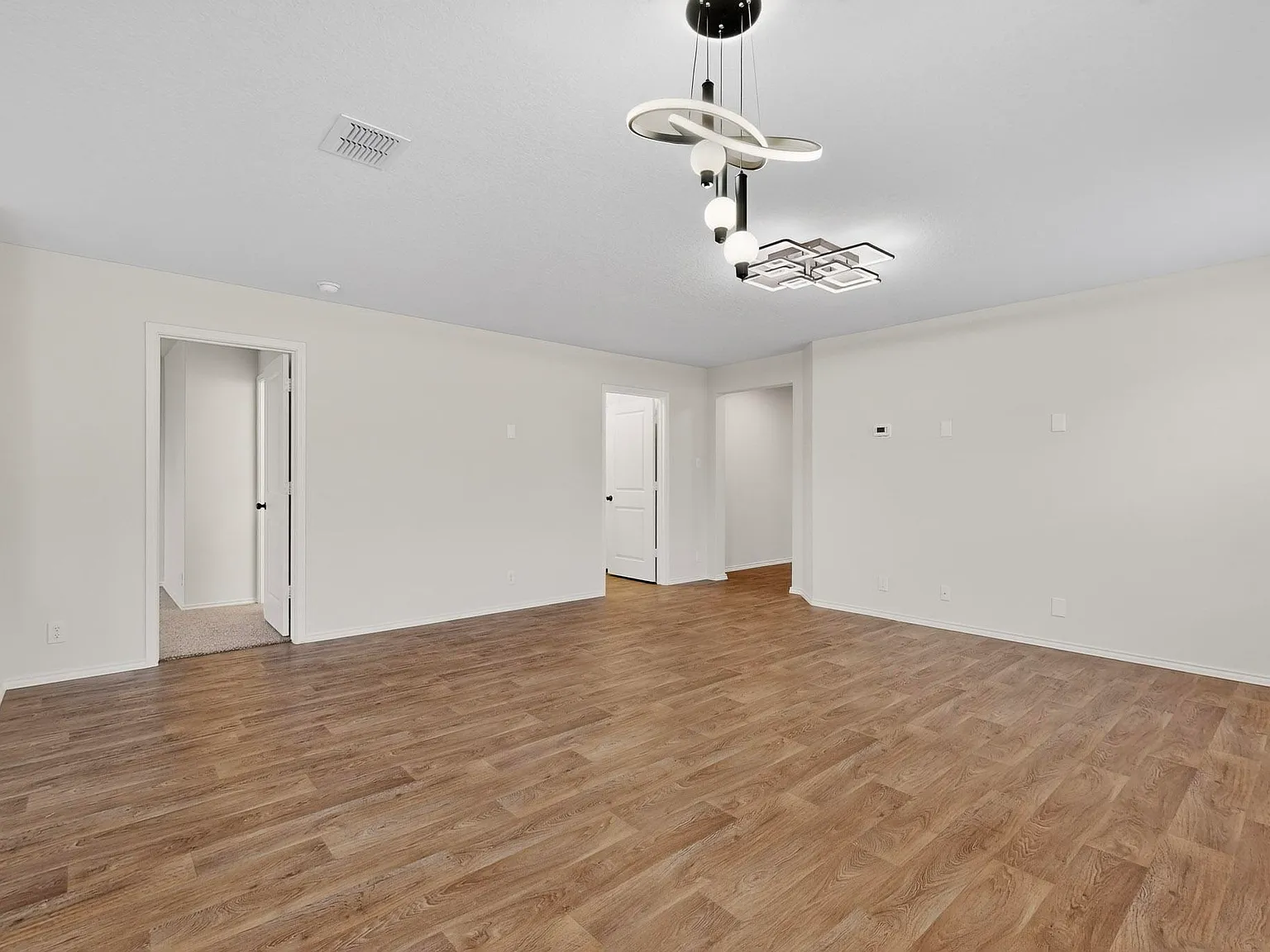 3 bed, 1180 sqft, $1,565 — Photo 4