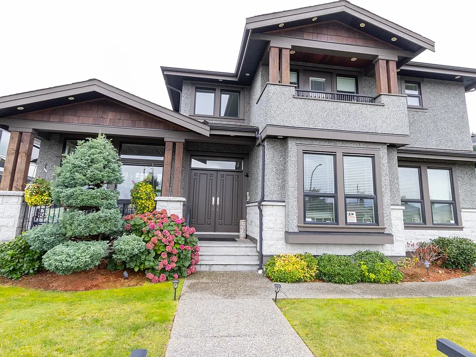 4152 Hazelwood Cres
