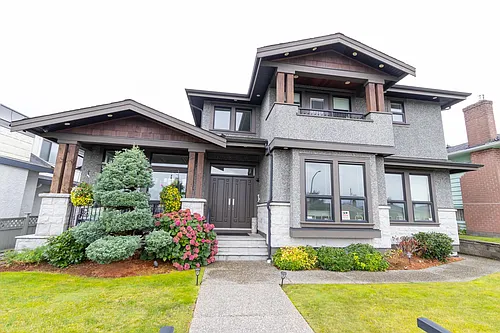 4152 Hazelwood Cres Photo 1
