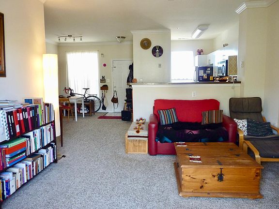living room (looking from the balcony)