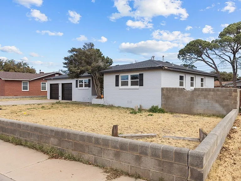 1308 Laurel Ave — Photo 3