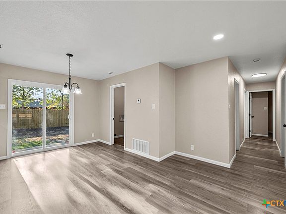 5th image of 1128 Lindsey Cir